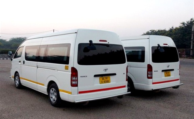 8 Seater Toyota Hiace